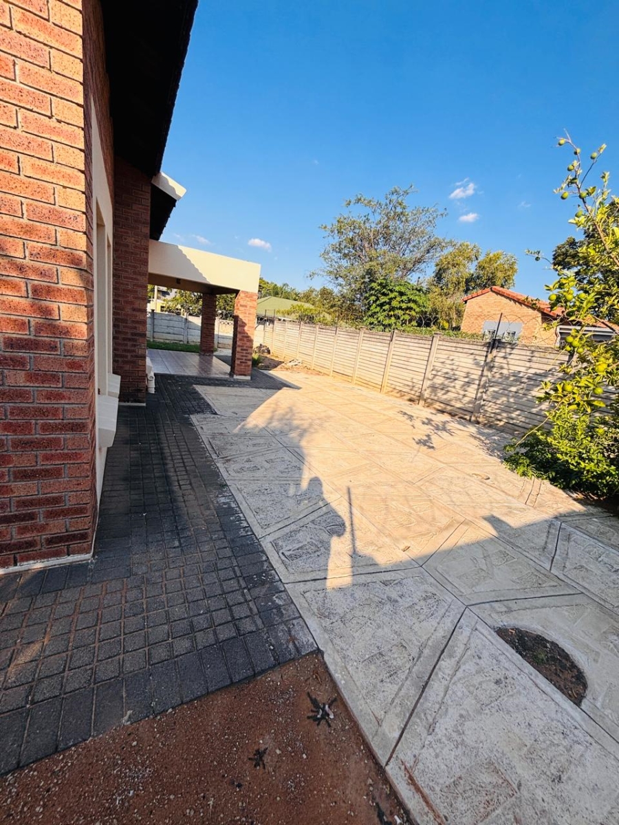 3 Bedroom Property for Sale in Protea Park North West